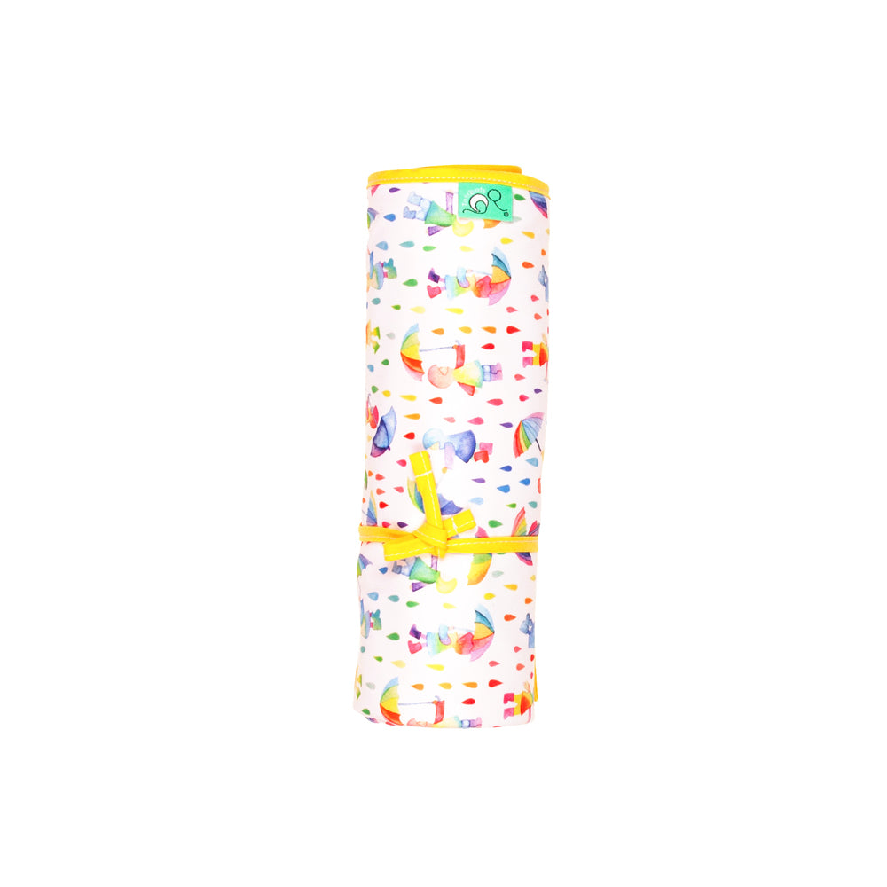 TotsBots - wasserdichte Wickelunterlage "Happy Mat" (72x47 cm)
