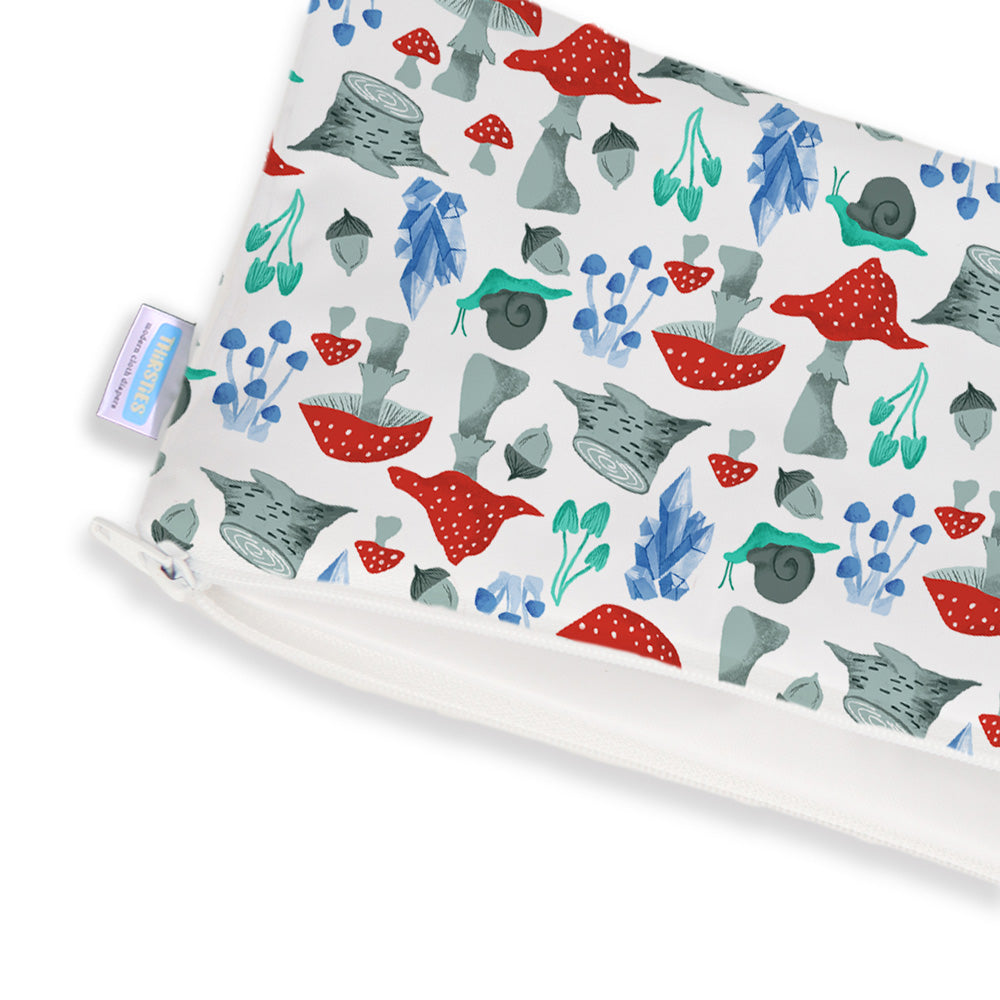 Thirsties - Clutch Bag mit Knopf-Schlaufe - Gr. XS (14x27cm)