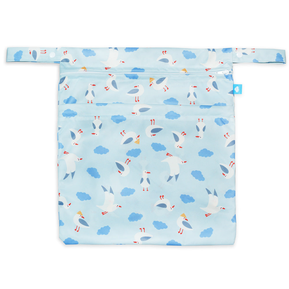 Little Clouds Wet & Drybag Größe L im Design Möwen von vorn mit Henkel und zwei Reißverschlussfächern