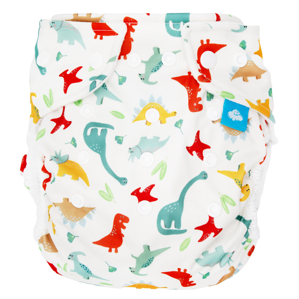 Little Clouds Prefold-Überhose aus PUL im Design Dinosaurier von vorn mit Druckknopfleiste zur Größenanpassung