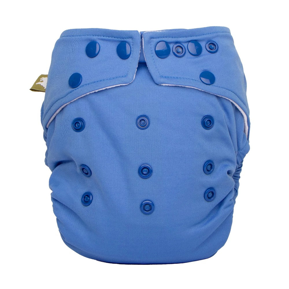 Little Lamb Pocketwindel Cornflower (Blau) von vorn mit Druckknopfleisten