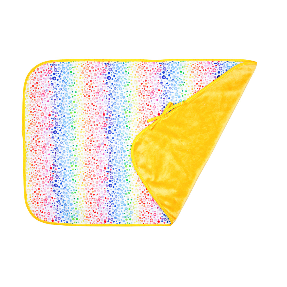 TotsBots - wasserdichte Wickelunterlage "Happy Mat" (72x47 cm)