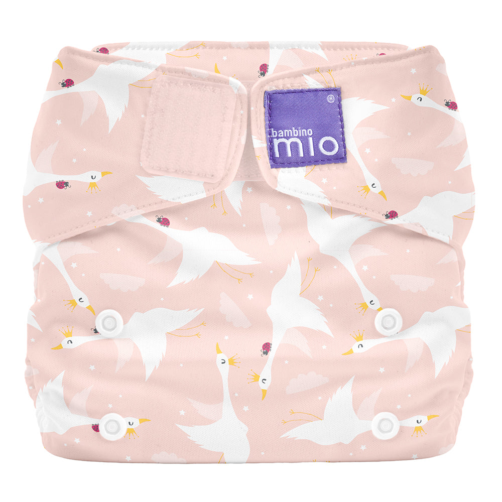 Bambino Mio MioSolo Classic All-in-One Stoffwindel One Size im Design Feather Flight von vorn