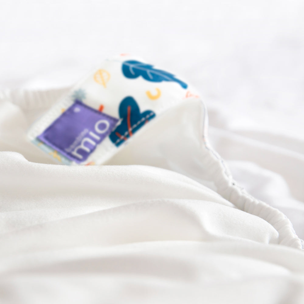 Detail der Bambino Mio MioSolo Classic Little Leaves mit lila Etikett