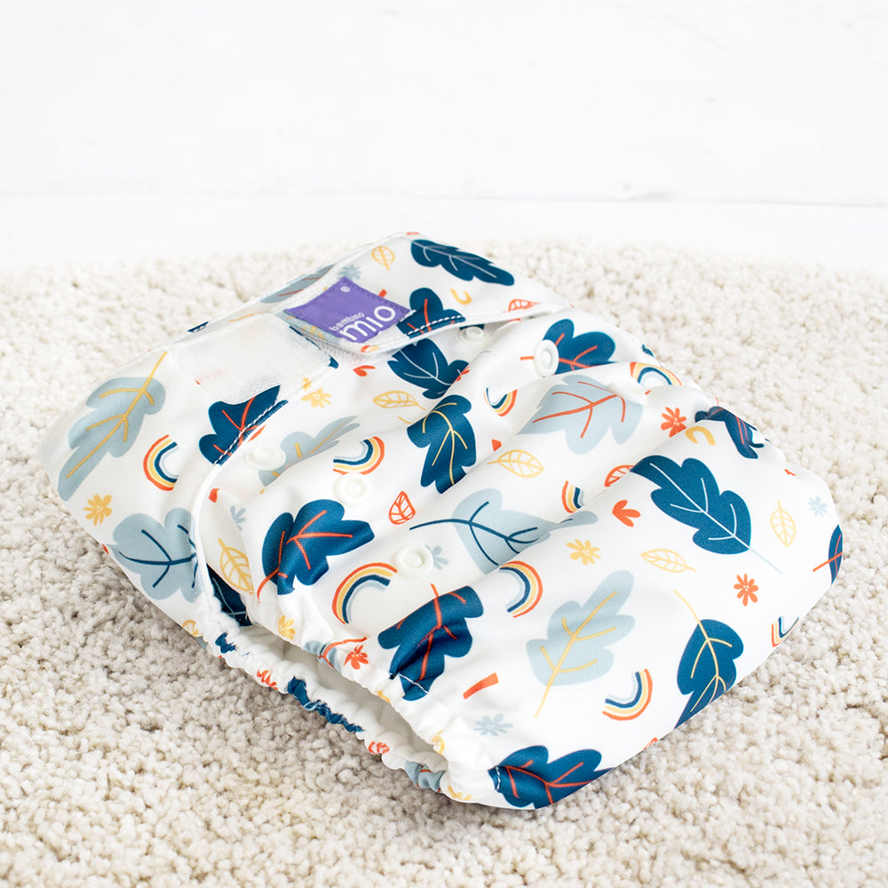 Bambino Mio MioSolo Classic Windel Little Leaves liegend