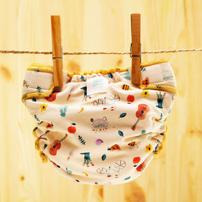 Culla di Teby Höschenwindel mit Pocketfunktion im Design Freedom auf der Wäscheleine