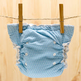 Culla di Teby Höschenwindel mit Pocketfunktion im Design Light Blue Pois auf der Wäscheleine