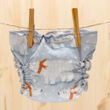 Culla di Teby Höschenwindel mit Pocketfunktion im Design Save the Bears auf der Wäscheleine