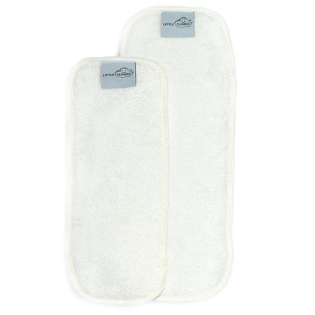 Little Clouds BamBooster Saugeinlagen aus Bambusviskose in den Größen Newborn und One Size nebeneinander