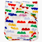 Little Clouds Prefold-Überhose Gold Edition im Design Clouds von vorn mit Druckknopfleiste zur Größenanpassung