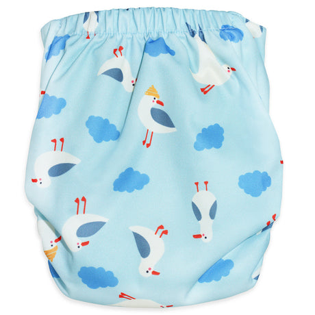 Little Clouds Prefold-Überhose aus PUL im Design Möwen von hinten: Möwen und Wolken auf hellblauem Grund