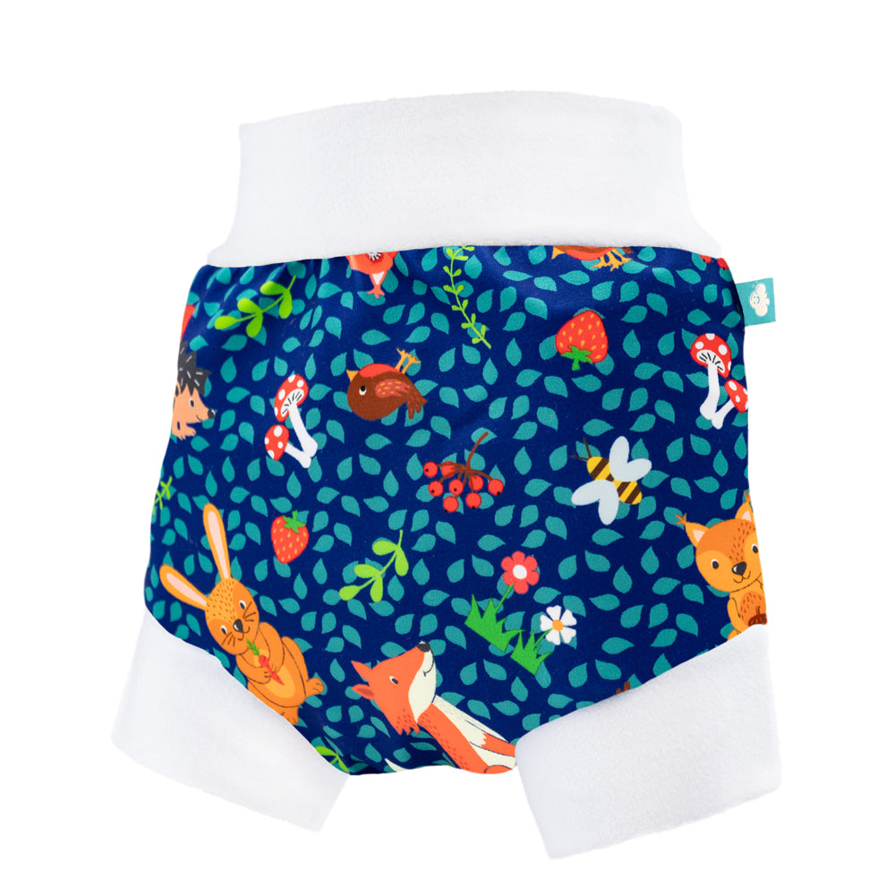 Little Clouds Schlupfhose V2 aus PUL im Design Waldtiere von vorn: dunkelblauer Grund mit Füchsen und Blättern