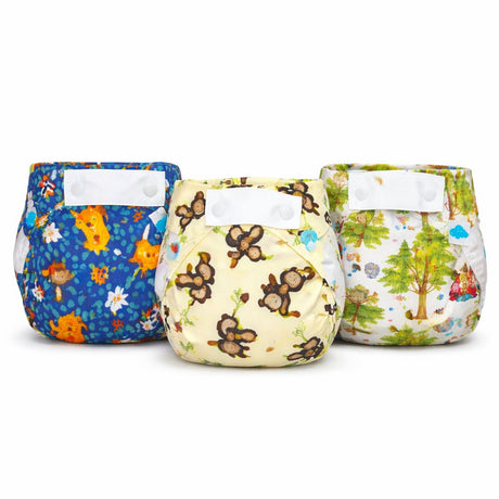 Drei Little Clouds SuperCloud AIO-Windeln in Newborn-Größe in den Designs Waldtiere, Affe und Rotkäppchen
