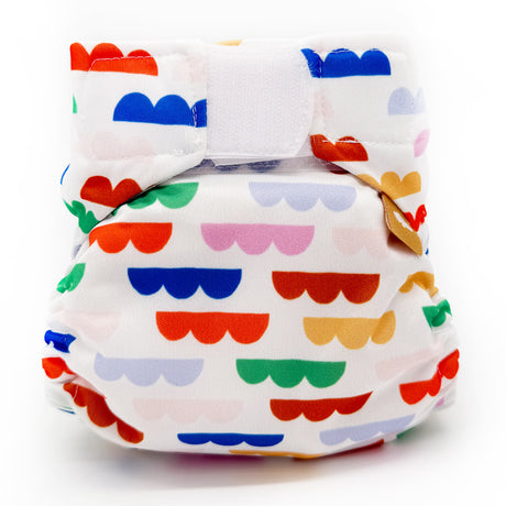 Little Clouds SwimCloud Schwimmwindel Gold Edition im Design Clouds schräg von vorn mit Klettverschluss