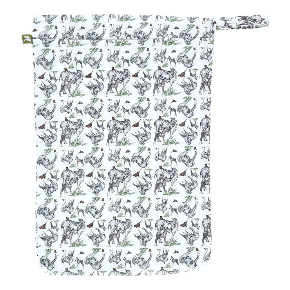 Little Lamb Hanging Nappy Pail XL im Design Show your Stripes mit Zebras auf Weiß, von vorn mit Reißverschluss und Schlaufe