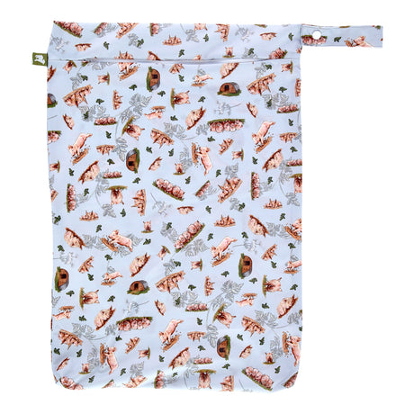 Little Lamb Hanging Nappy Pail XL im Design Sow in Love mit Schweinchen auf Hellblau, von vorn mit Reißverschluss und Schlaufe