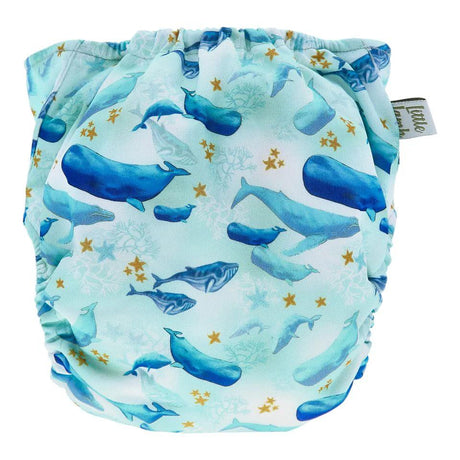 Rückansicht der Little Lamb One Size Pocketwindel Under the Sea mit Walen