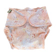 Little Lamb Überhose (Stretchy PUL-Wrap) One Size im Design Sagittarius (Schütze) von vorn, zartes Pfirsich mit Sternen