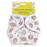 XKKO PUL-Überhose One Size (4–15 kg) im Design Verträumte Schafe von vorn, mit Druckknöpfen und doppelten Beinbündchen